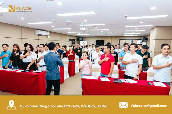 Trang phục của MC trong sự kiện hội nghị