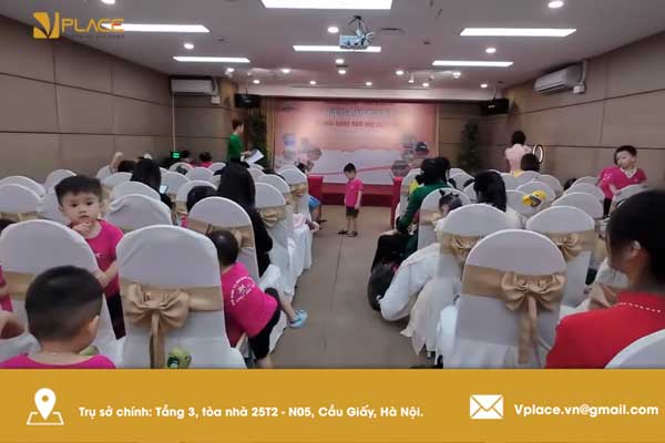 Những hoạt động chính trong sự kiện khai giảng năm học mới là gì?