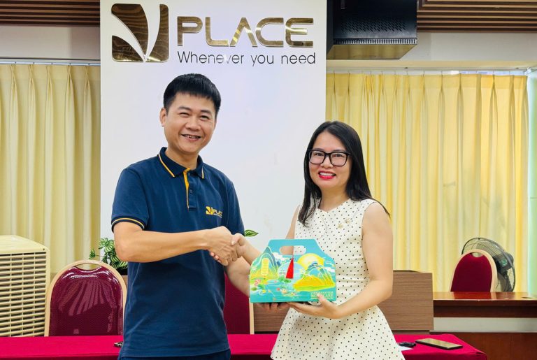 Vplace tặng bánh tình thân – Món quà trung thu ý nghĩa gửi tới những vị khách đầu tiên - ảnh 4