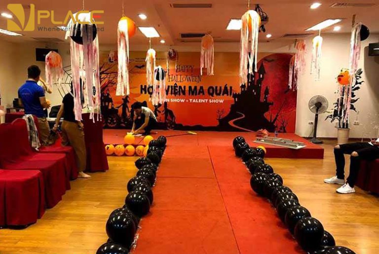 Các hoạt động chính trong sự kiện Halloween là gì?
