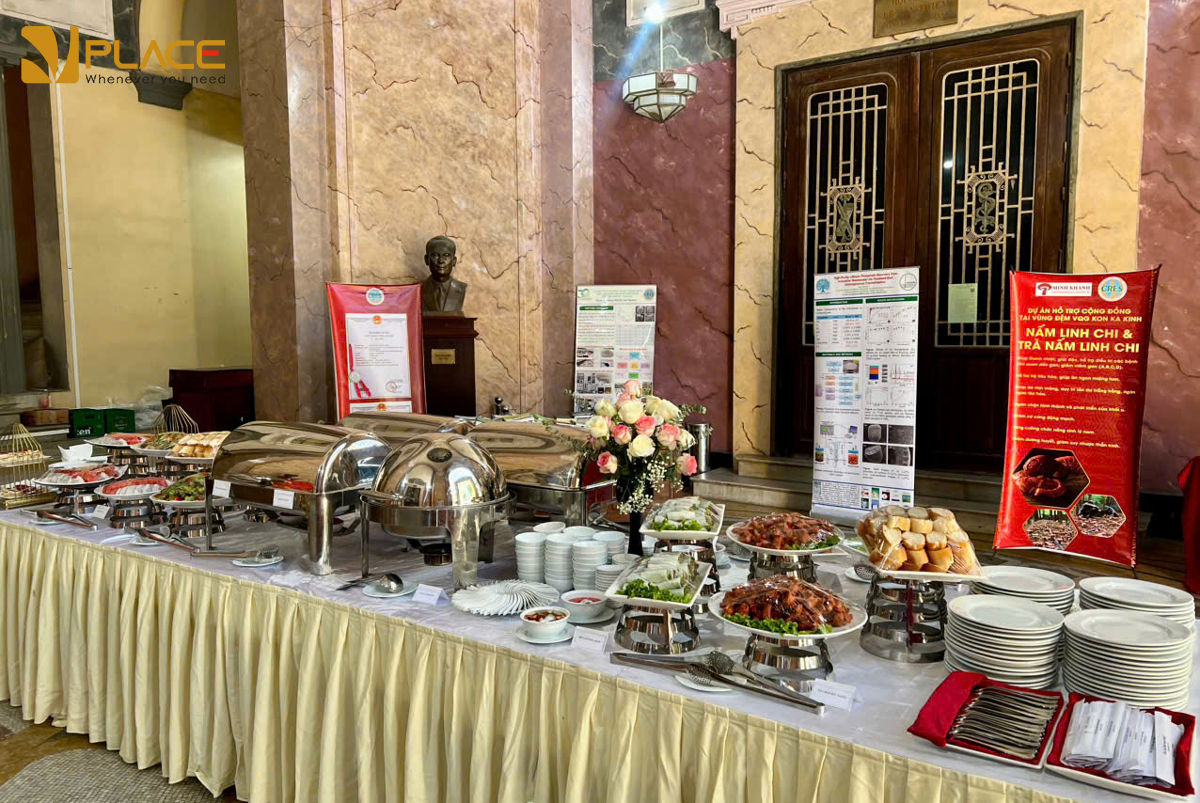 Tiệc buffet lưu động trọn gói chi phí chỉ từ 250K/người 1 10
