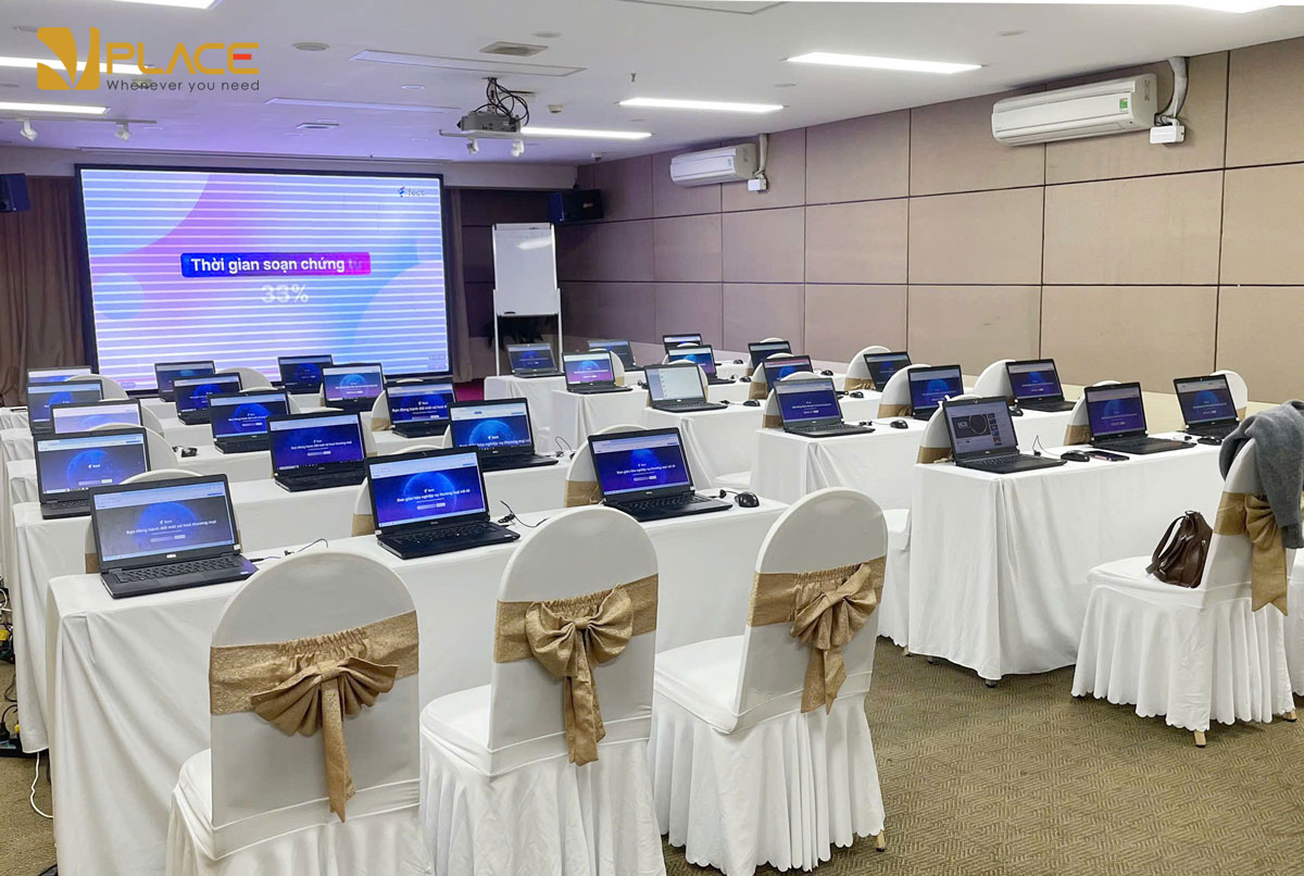 Hội trường tổ chức sự kiện đào tạo có máy tính tại Vplace 2 2