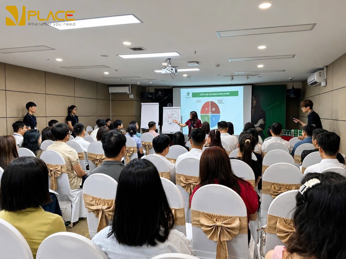 Thuê hội trường cần lưu ý những gì để tiết kiệm chi phí và đảm bảo chất lượng? 2 hoi truong dao tao tieu chi lua chon khong gian hoc tap va dao tao chuyen 2