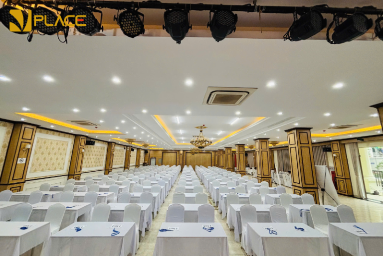 Hoi truong Vplace 600 cho 2